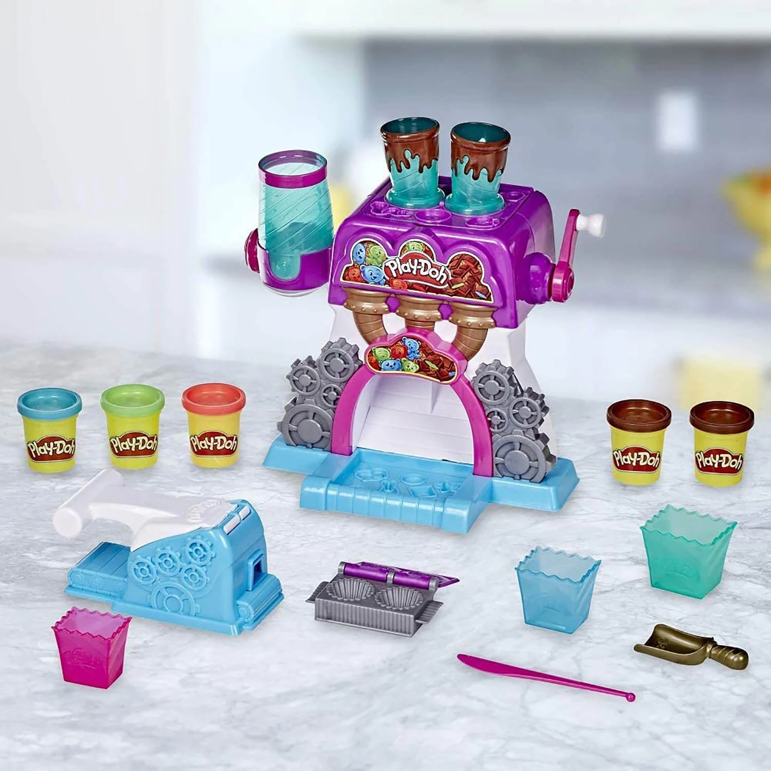 Play-Doh Candy Delight Playset Interactive Sweet Maker 13 Piece 3 Play-Doh Candy Delight Playset Interactive Sweet Maker 13 Piece - Image 3