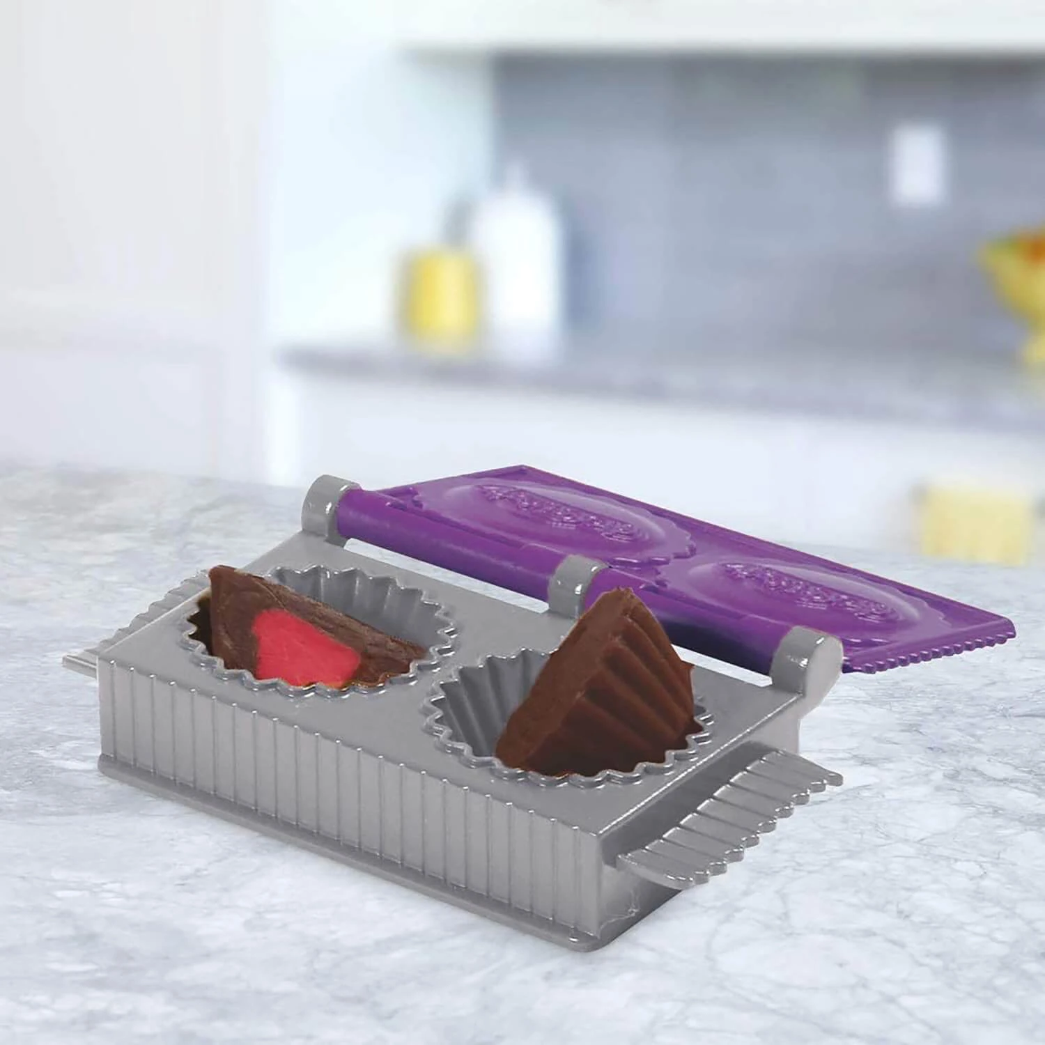 Play-Doh Candy Delight Playset Interactive Sweet Maker 13 Piece 4 Play-Doh Candy Delight Playset Interactive Sweet Maker 13 Piece - Image 4