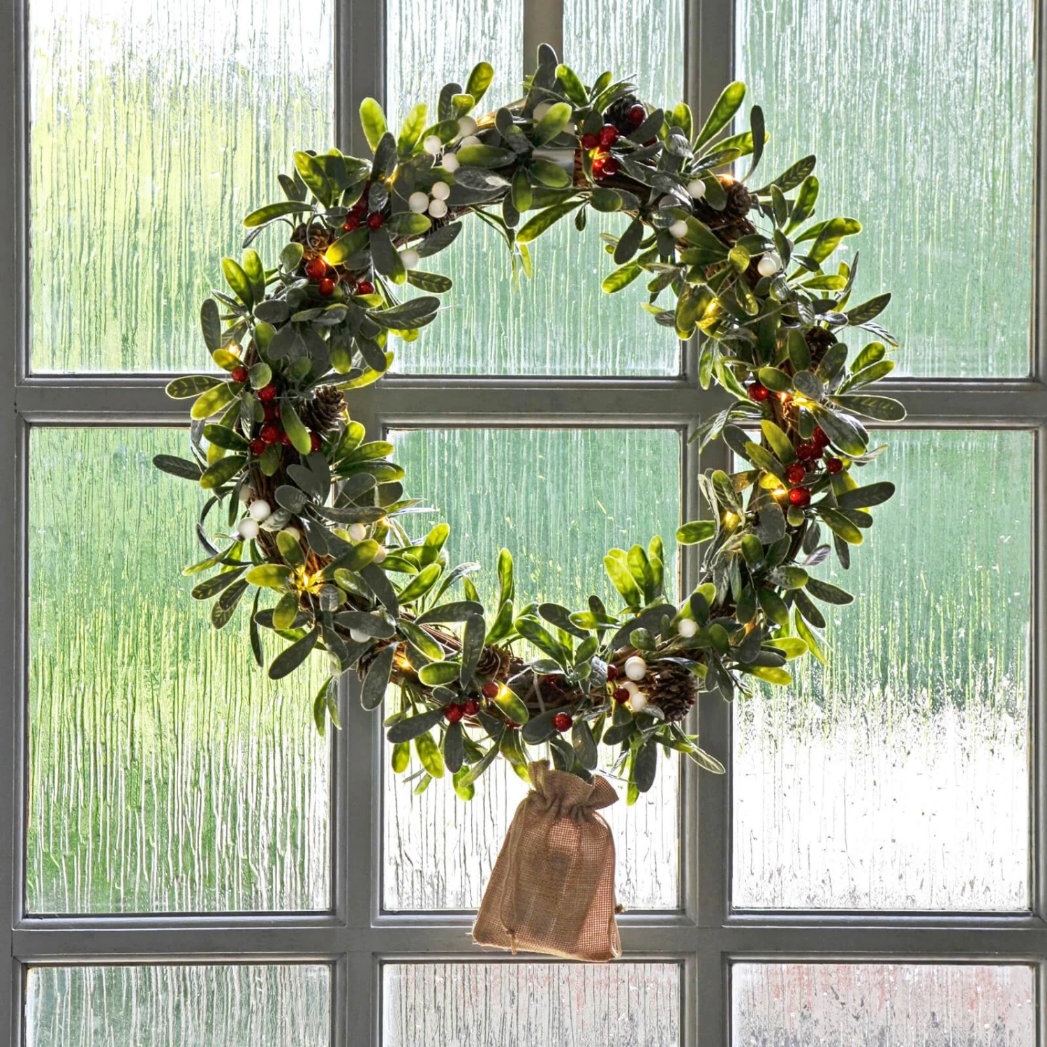 16" Light Up Christmas Wreath Mistletoe Berries Battery Op 1 16" Light Up Christmas Wreath Mistletoe Berries Battery Op